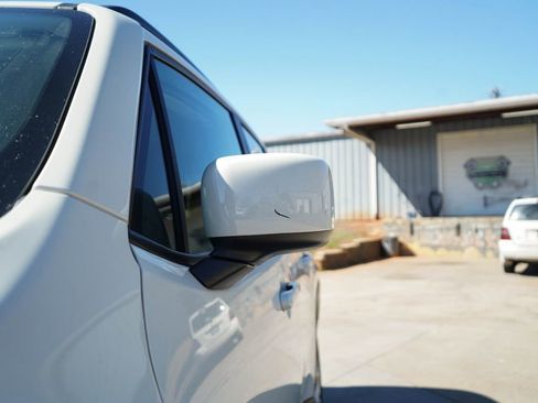 Used 2021 Jeep Renegade Latitude image 17