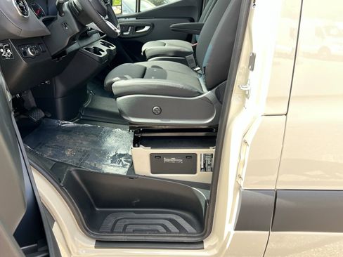 New 2025 Mercedes-Benz Sprinter 2500 image 17
