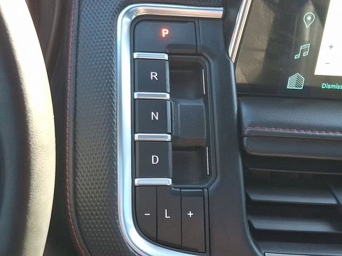 Used 2023 Chevrolet Tahoe RST w/ Luxury Package image 17