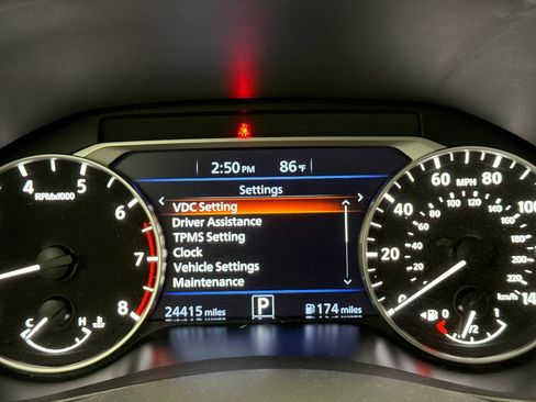 Used 2023 Nissan Altima 2.5 SV FWD image 9