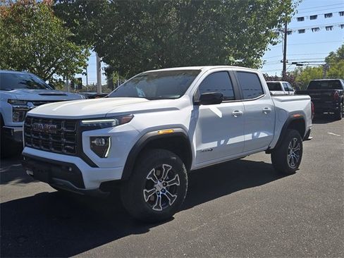 Used 2023 GMC Canyon AT4 image 8