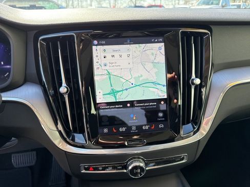 Used 2024 Volvo S60 B5 Core image 23