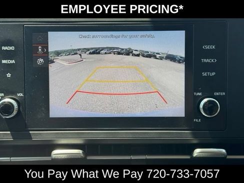 Used 2023 Kia Carnival LX FWD image 30