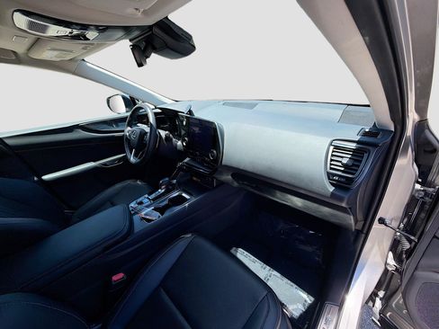 Used 2025 Lexus NX 250 FWD w/ Accessory Package (2T) image 33
