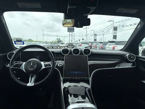 Used 2024 Mercedes-Benz GLC 300 image 9