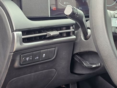 Certified 2025 Hyundai Santa Cruz SEL FWD image 18