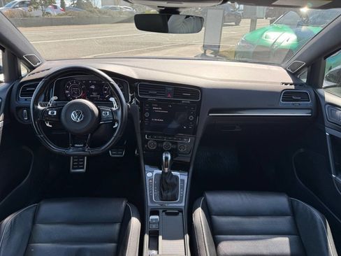 Used 2018 Volkswagen Golf R 4-Door image 27