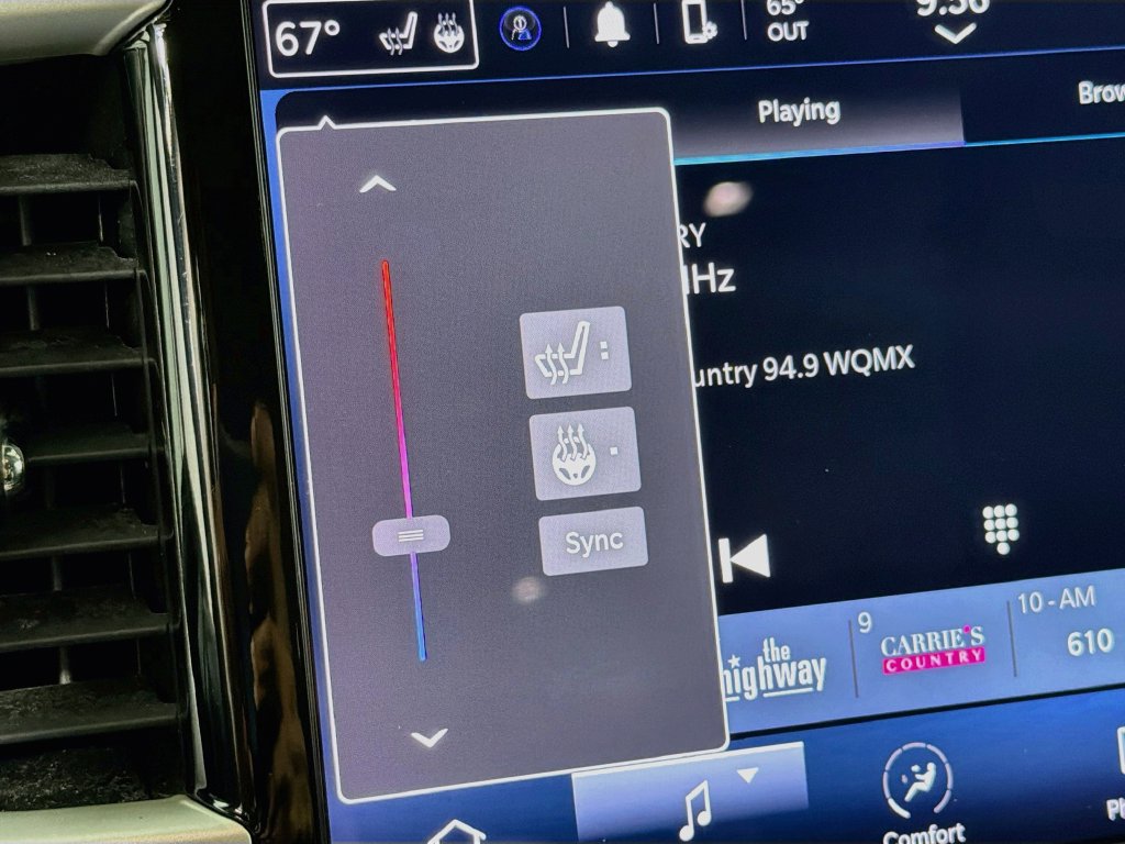 Used 2024 Chrysler Pacifica Touring-L FWD image 20