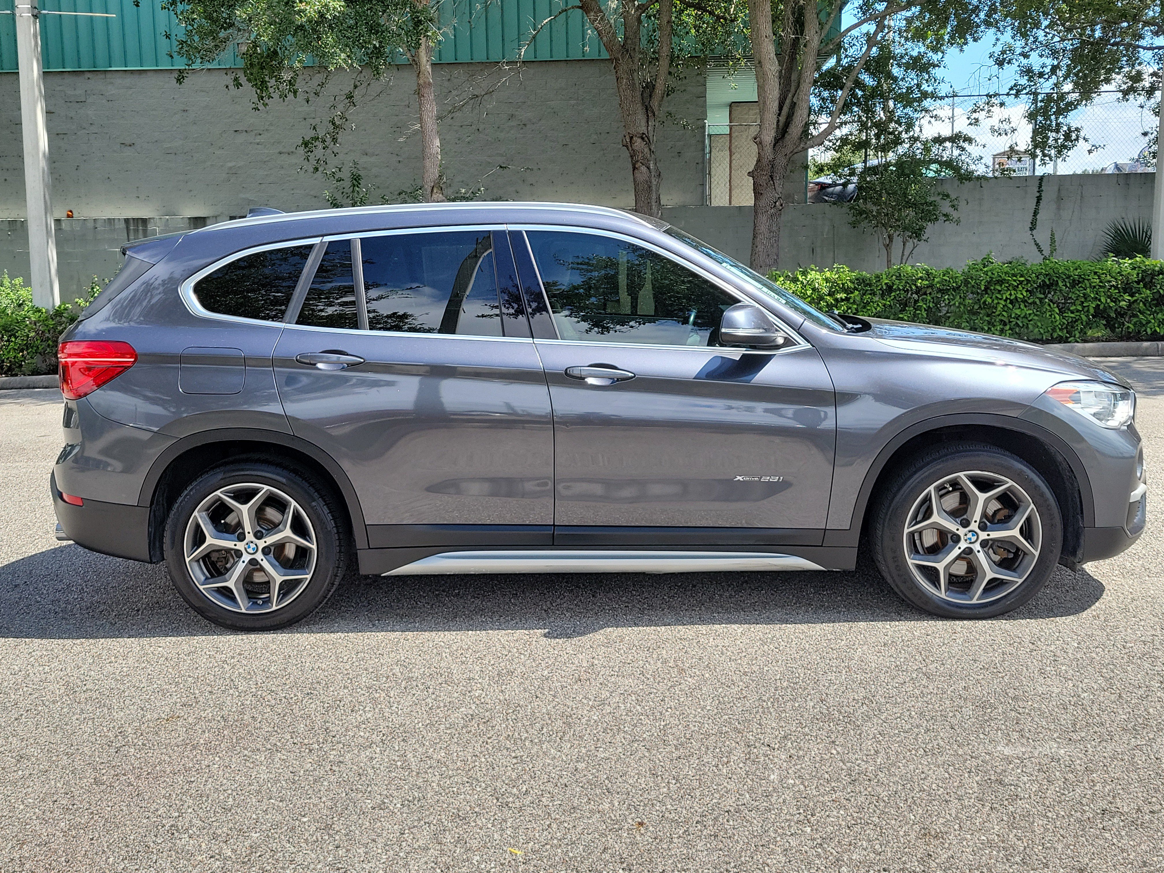 Used 2017 BMW X1 xDrive28i AWD/4WD image 4
