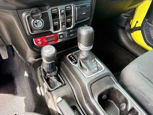 Used 2023 Jeep Wrangler Unlimited Rubicon 4xe w/ Cold Weather Group AWD/4WD image 18
