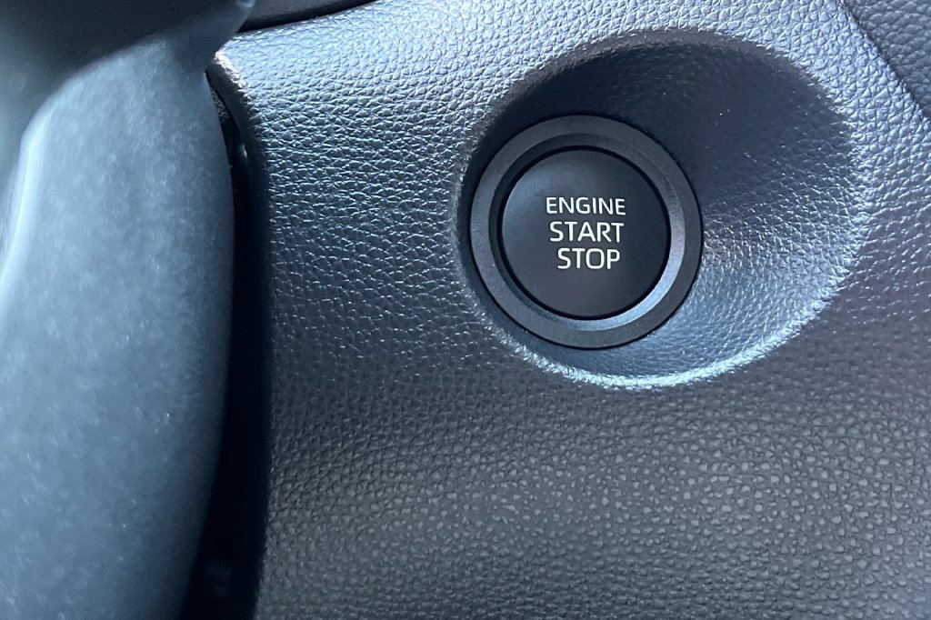 Certified 2026 Toyota Corolla Cross XLE FWD image 25