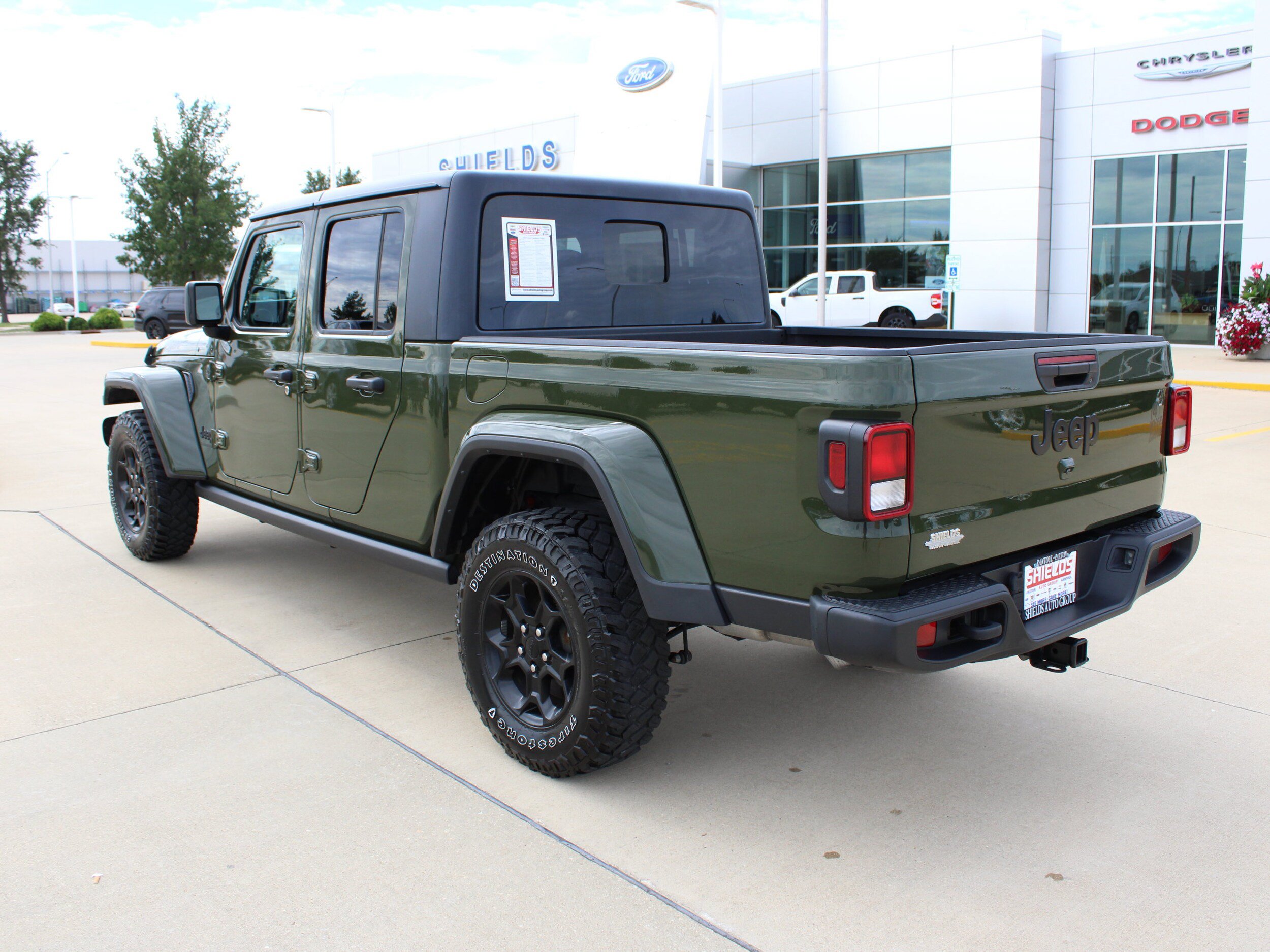 Used 2023 Jeep Gladiator Sport AWD/4WD image 4