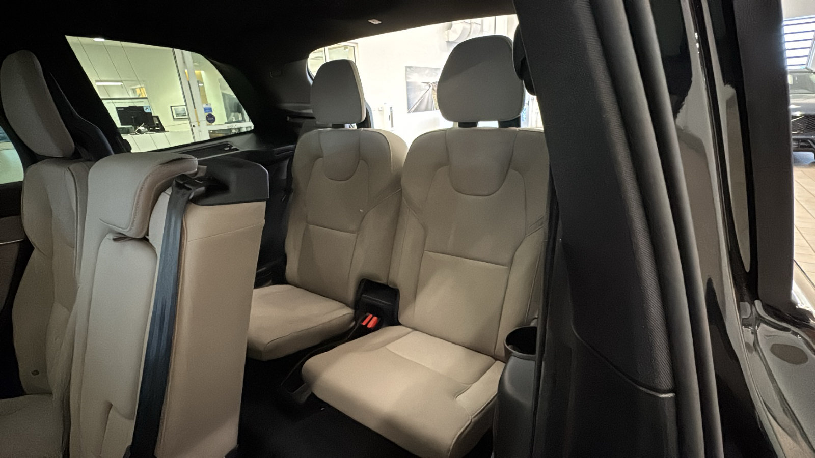 New 2026 Volvo XC90 T8 Plus w/ Protection Package Premier AWD/4WD image 29
