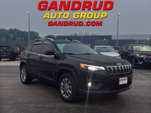 Used 2019 Jeep Cherokee Latitude Plus w/ Cold Weather Group AWD/4WD image 1