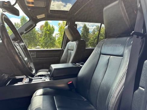 Used 2017 Ford Expedition Platinum AWD/4WD image 13