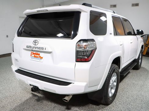 Used 2023 Toyota 4Runner SR5 Premium w/ Moonroof Package AWD/4WD image 7