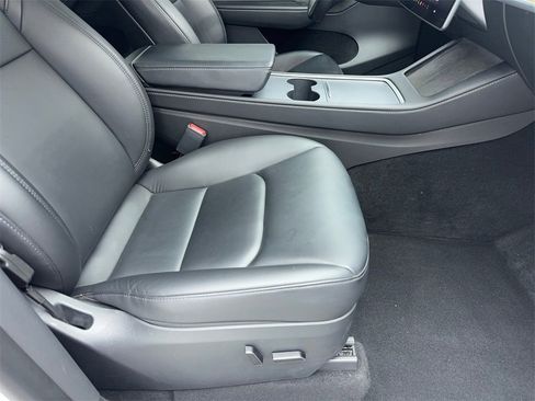 Used 2023 Tesla Model Y Long Range image 46