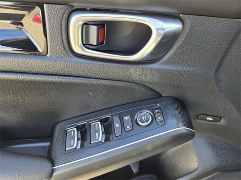 Used 2025 Honda Civic Sport image 17