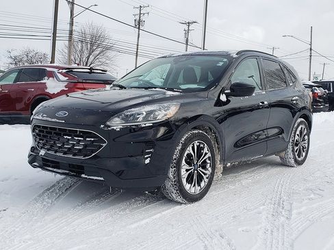 Certified 2021 Ford Escape SE w/ SE Sport Appearance Package image 1