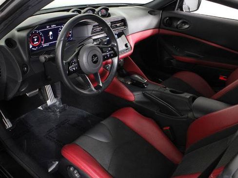 Certified 2025 Nissan Z Performance w/ Floor Mat Package RWD image 19