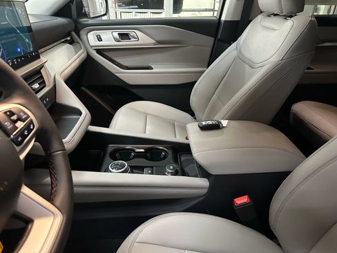 New 2026 Ford Explorer Active image 20