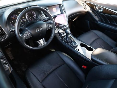 Used 2017 INFINITI Q50 3.0t Premium image 4