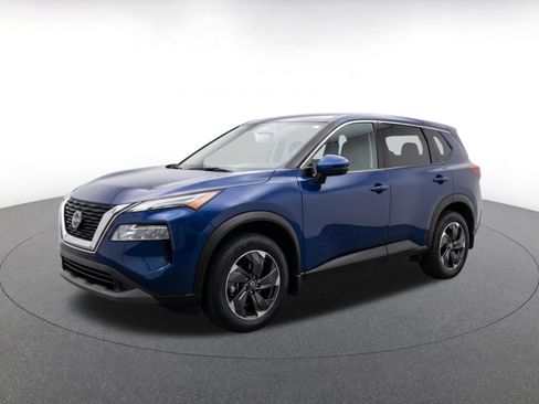 Used 2025 Nissan Rogue SV FWD image 3