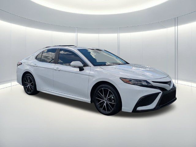 Used 2024 Toyota Camry SE FWD image 8