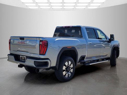 New 2026 GMC Sierra 2500 Denali w/ Denali Reserve Package AWD/4WD image 4