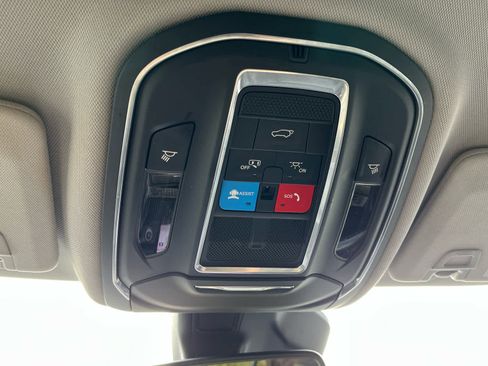 Used 2023 Jeep Grand Cherokee Limited image 20