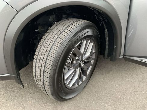 Used 2024 Nissan Rogue S image 11