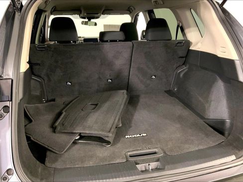 Used 2023 Nissan Rogue S image 4