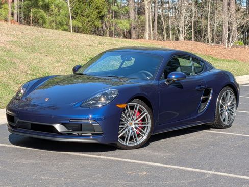 Certified 2025 Porsche 718 Cayman GTS image 1