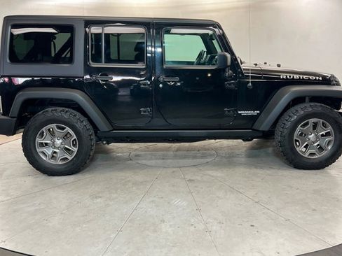 Used 2016 Jeep Wrangler Unlimited Rubicon w/ Max Tow Package AWD/4WD image 6