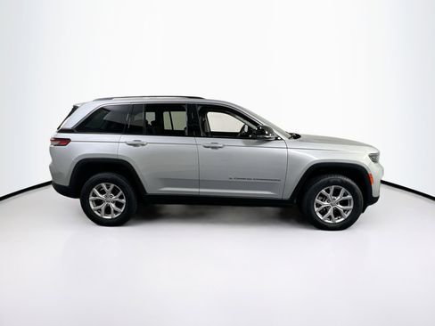 Used 2022 Jeep Grand Cherokee Limited image 4