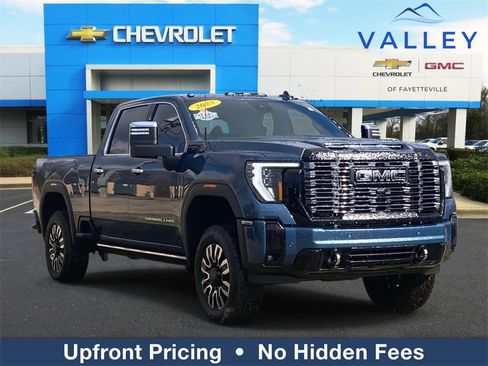 Used 2025 GMC Sierra 2500 Denali Ultimate image 1