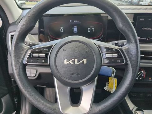 Used 2024 Kia Seltos LX AWD/4WD image 30