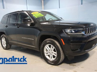 Used 2022 Jeep Grand Cherokee Laredo w/ Luxury Tech Group I