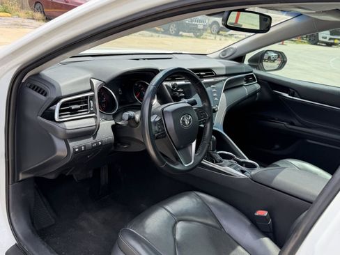 Used 2018 Toyota Camry XSE FWD image 12