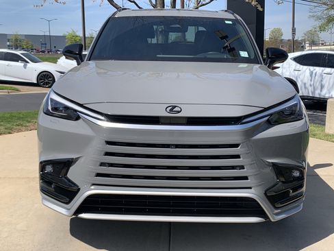 Used 2025 Lexus TX 500h AWD w/ Technology Package image 3