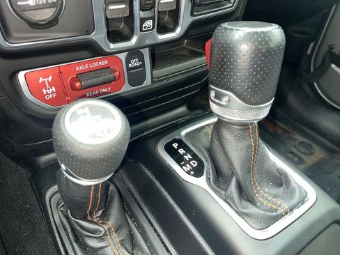 Used 2021 Jeep Gladiator Mojave AWD/4WD image 25