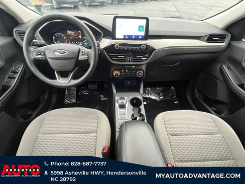 Used 2022 Ford Escape SE image 9