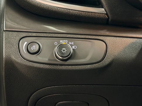 Used 2018 Buick Encore Preferred image 31