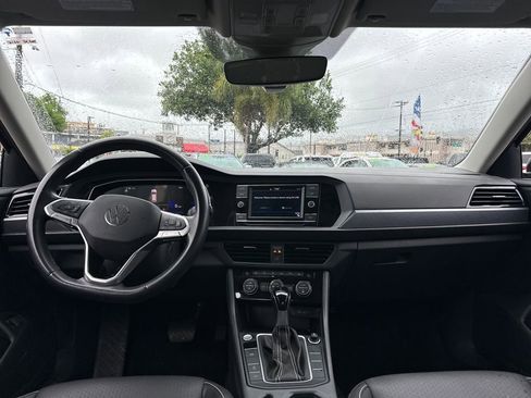 Used 2024 Volkswagen Jetta SE image 13