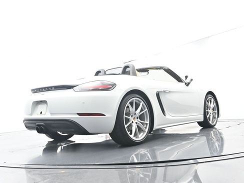 Certified 2017 Porsche 718 Boxster RWD image 57