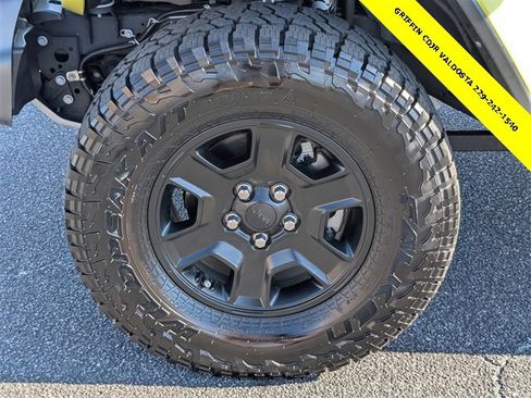 Used 2023 Jeep Gladiator Mojave w/ Cold Weather Group image 13