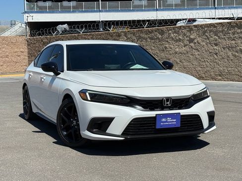 Used 2024 Honda Civic Sport image 3