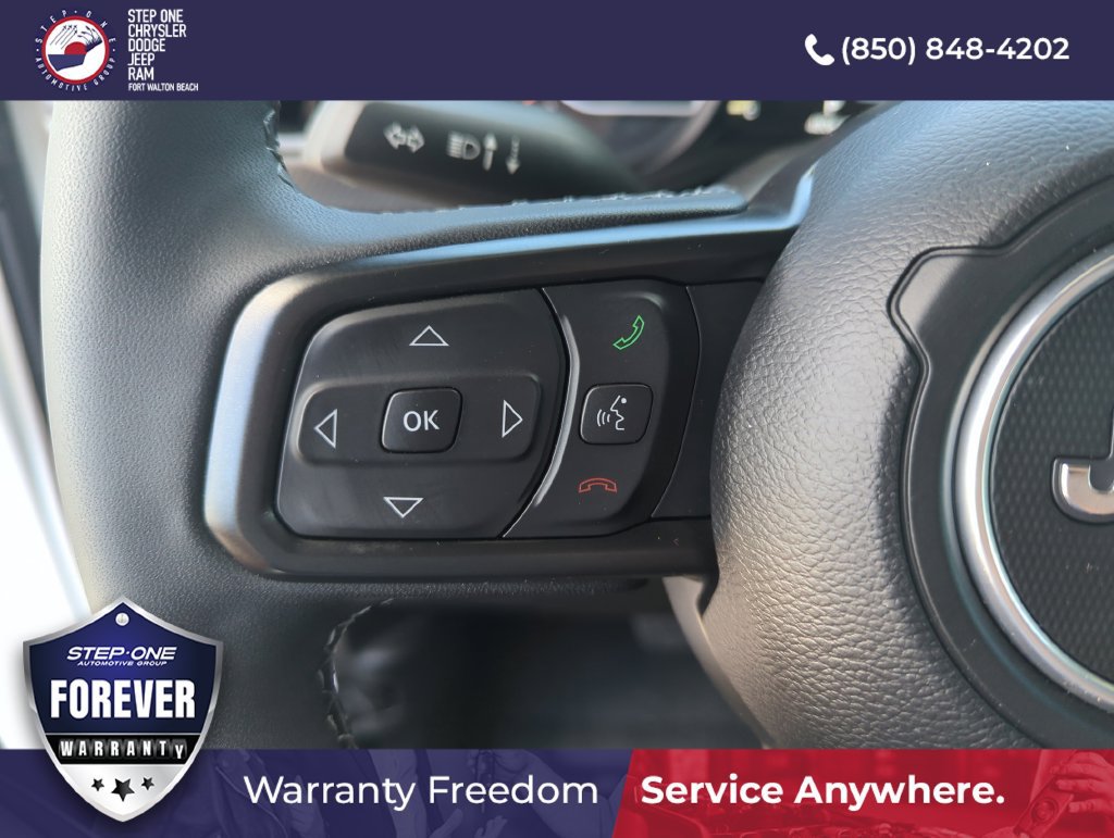 Used 2025 Jeep Wrangler Unlimited Rubicon AWD/4WD image 21