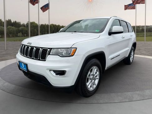 Used 2018 Jeep Grand Cherokee Laredo AWD/4WD image 1