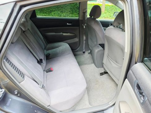Used 2007 Toyota Prius w/ Pkg 2 FWD image 12